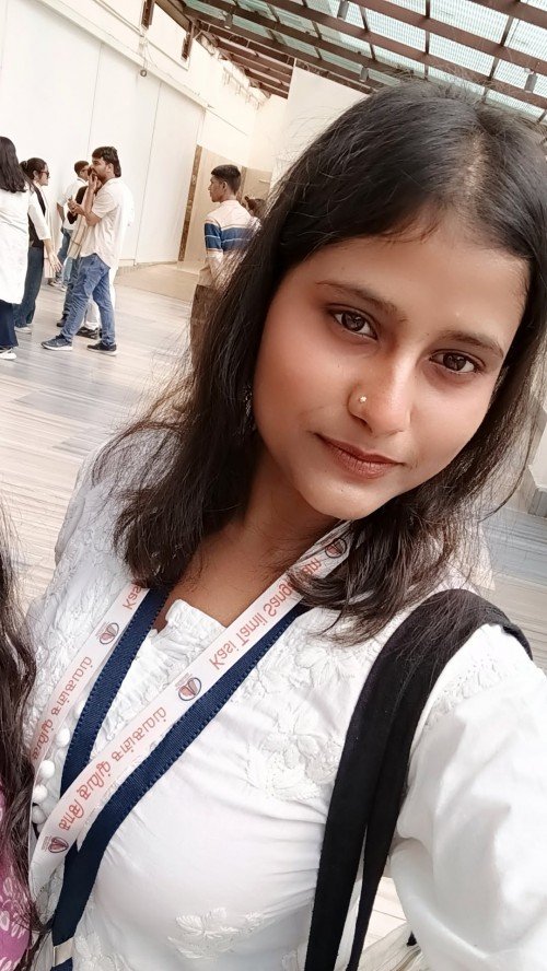 Harshika Kumari  home tutor in Varanasi.